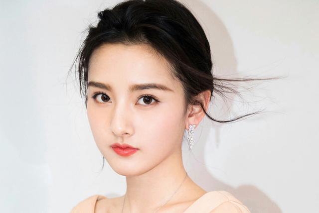 男生眼里的清纯长相（你符合几个特征）